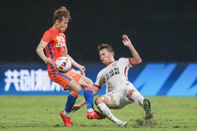 拜仁0-2落后法兰克福　第36分钟，拜仁被打花了！